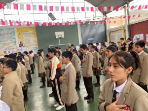Formacion patio Colegio San Francisco de Asis-Mala